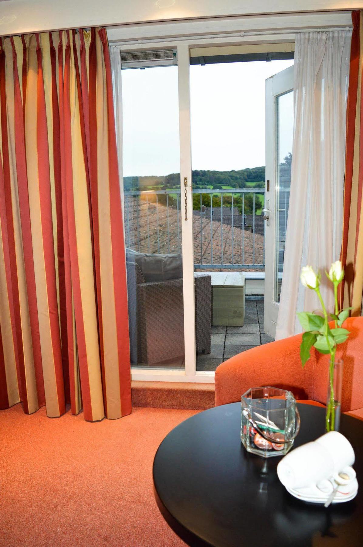 Js Hotel เอเพน ภายนอก รูปภาพ